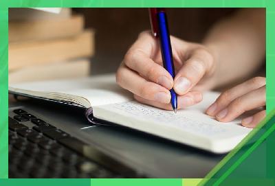 Министерство просвещения предлагает школьникам 4–11-х классов и студентам колледжей и техникумов проявить своё творчество на Всероссийском конкурсе сочинений. Региональный этап проходит до 7 октября.