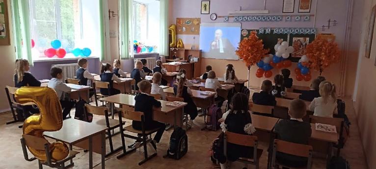В школах и образовательных организациях СПО Ярославской области продолжится цикл внеурочных занятий «Разговоры о важном»