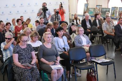 19 июля  состоялась встреча с врио губернатора Михаилом  Евраевым и руководителями социальных НКО области