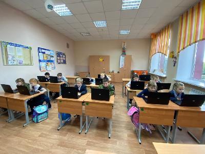 Современное оборудование в 2023 году получат 40 школ региона