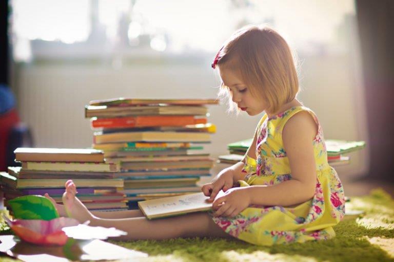 Как приучить ребенка читать