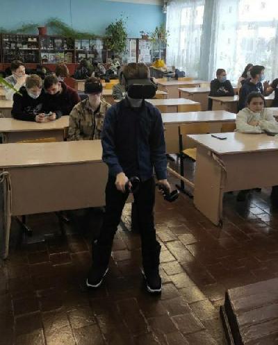 Более 100 детей Ростовского района смогут посетить занятия в мобильном «Кванториуме»