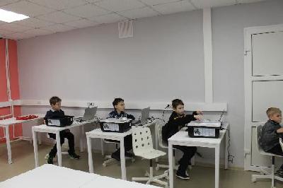 Тутаевские школьники программируют роботов и осваивают виртуальную реальность