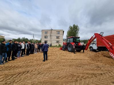 Для студентов-дорожников в новой мастерской Заволжского политехнического колледжа прошел мастер-класс