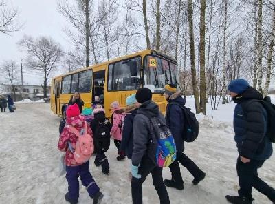 Новые школьные автобусы выходят в первые рейсы